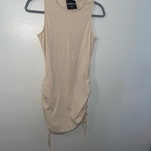 Sleeveless kittenish dress